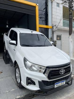 TOYOTA HILUX 2.8 SR 4X4 CD 16V DIESEL 4P AUTOMÁTICO